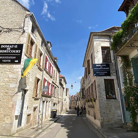 Le Beau Chardonnay, Au Coeur De Chablisアパートメント エクステリア 写真